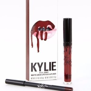 Kylie jenner lipstick LEO